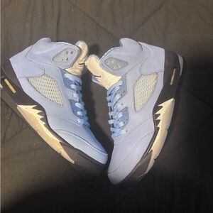 Jordan 5 UNC SIZE 11.5